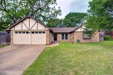 3826 Helmsford Drive Arlington, TX 76016