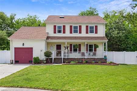16 Poulas Ct Hampton, VA 23669