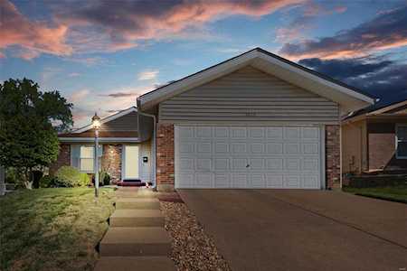 3625 Greenway Chase Dr Florissant, MO 63031