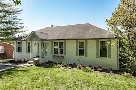 1108 Peninsula Dr Gallatin, TN 37066