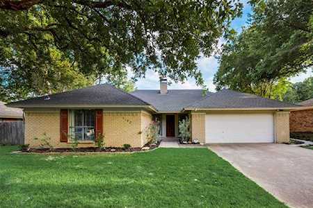 5702 Sagebrush Trail Arlington, TX 76017