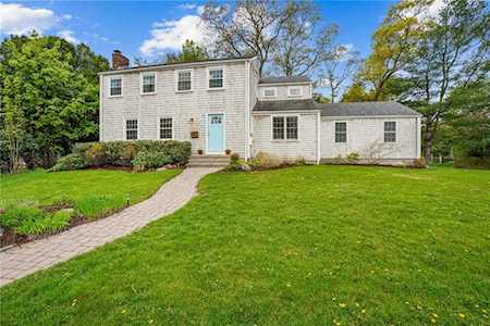 19 Fireside Dr Barrington, RI 02806