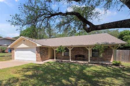 904 Woodview Drive Granbury, TX 76048
