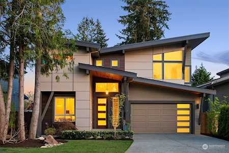 12311 NE 107th St Kirkland, WA 98033