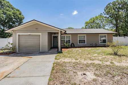 701 Regency Ct Tampa, FL 33613