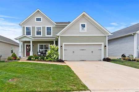 723 Country Field Dr Lake St Louis, MO 63367