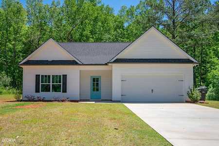 683 Park Pines Circle Grantville, GA 30220