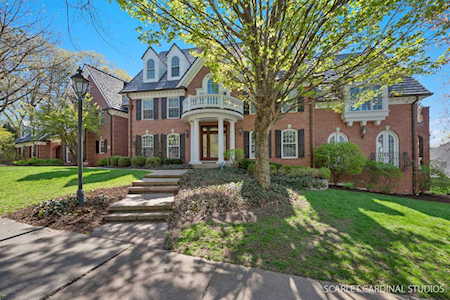 400 Abrahamson Ct Naperville, IL 60540