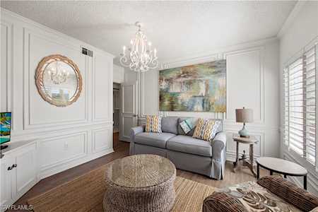 797 Willowbrook Dr #203 Naples, FL 34108
