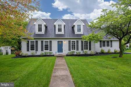 6 Merigold Ct West Grove, PA 19390