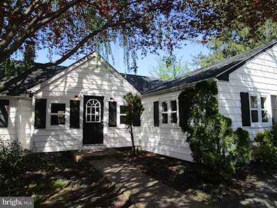 8 Glen Berne Dr Wilmington, DE 19804
