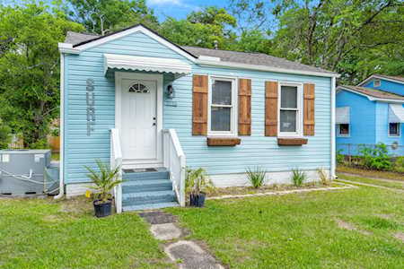 2735 E Surrey Dr North Charleston, SC 29405