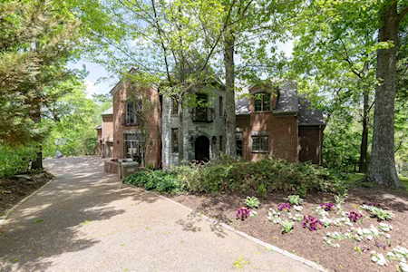 511 Chippenham Ct Franklin, TN 37069