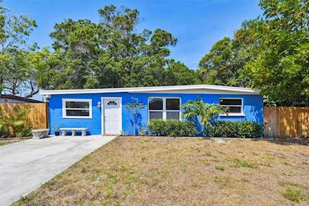 9142 83rd St Seminole, FL 33777