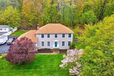 109 Apple Ridge Rd West Springfield, MA 01089