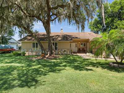 245 E Lakeview St Umatilla, FL 32784