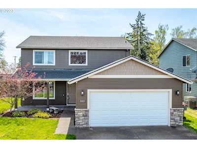 323 W Garfield ST Carlton, OR 97111