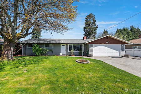 11013 1st Dr SE Everett, WA 98208