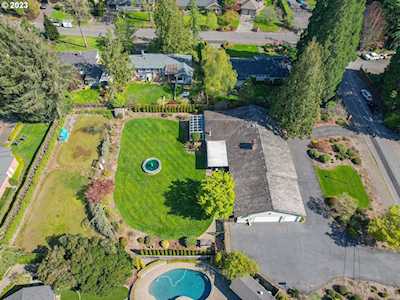 5125 SW Dogwood LN Portland, OR 97225
