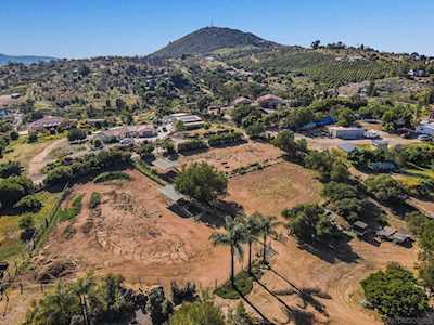 12148 Sierra Rojo Rd. Valley Center, CA 92082