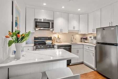 9 Hancock St #5 Boston, MA 02114