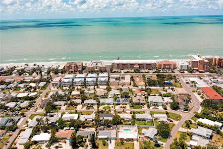 16311 1st St E Redington Beach, FL 33708