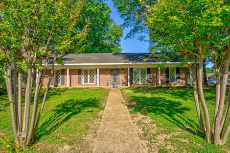 8333 E Farmington Dr Southaven, MS 38671