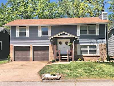710 Fernwood Terr Lake St Louis, MO 63367