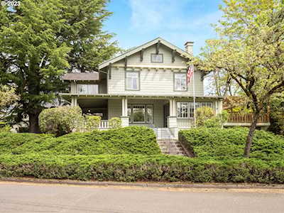 3041 NE Alameda TER Portland, OR 97212