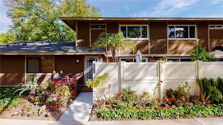28528 Conejo View Dr Agoura Hills, CA 91301