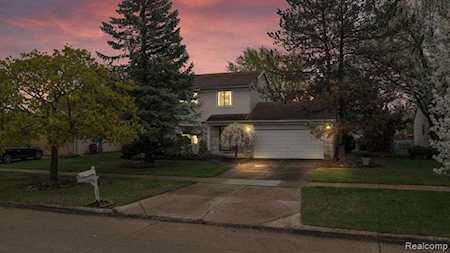45005 Saltz Rd Canton Twp, MI 48187