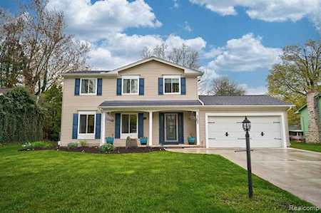 5302 Mill Wheel Dr Grand Blanc Twp, MI 48439