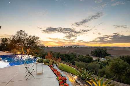 1834 Winterwarm Dr Fallbrook, CA 92028