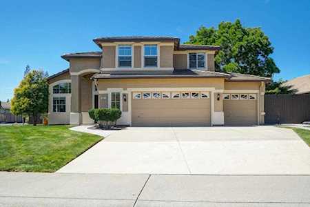 201 Esher Court Roseville, CA 95747