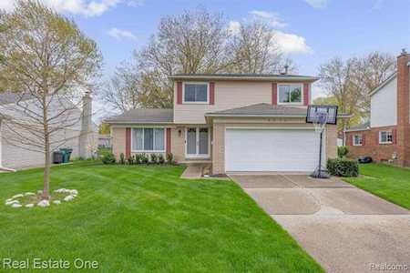 9271 Westbury Ave Plymouth, MI 48170