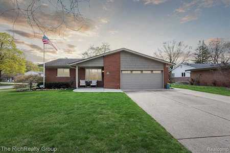 36247 Pickford St Livonia, MI 48152
