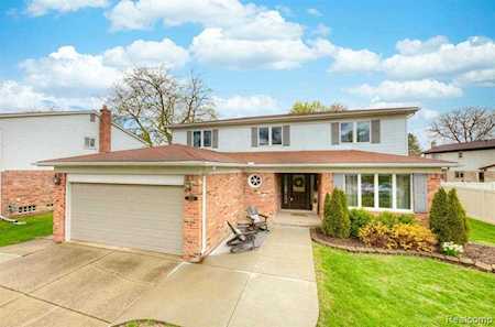 6800 Chadwick Dr Canton Twp, MI 48187