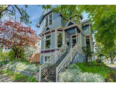 637 SE Harrison ST Portland, OR 97214