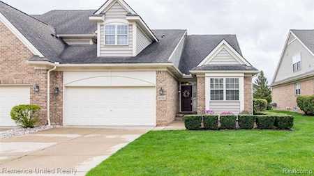 32941 Brookside Circle #60 Livonia, MI 48152