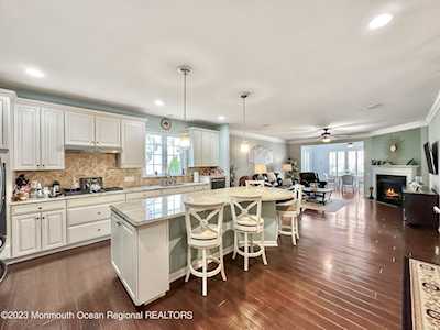40 Addlestone Ln Manchester, NJ 08759