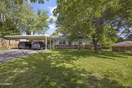 8237 Rising Fawn Dr Knoxville, TN 37923