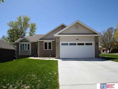 5201 Happy Hollow Ln Lincoln, NE 68516