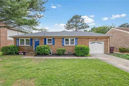 2507 Burfoot St Chesapeake, VA 23324