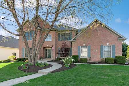 606 W Thornwood Dr South Elgin, IL 60177