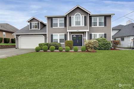 19811 Island Parkway E Lake Tapps, WA 98391