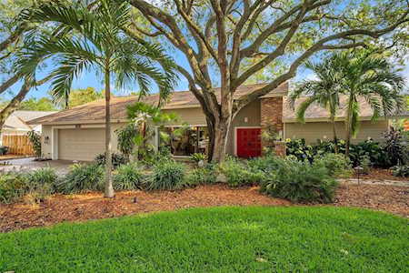 2010 Old Oak Ln Safety Harbor, FL 34695