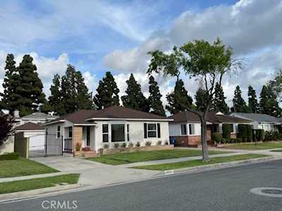 4354 Lomina Ave Lakewood, CA 90713
