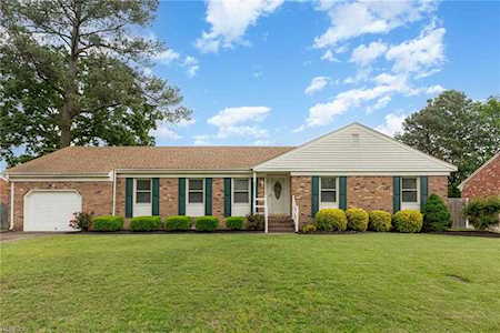 2613 Brook Stone Dr Chesapeake, VA 23321