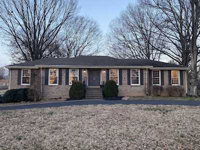 2210 Riverview Dr Murfreesboro, TN 37129