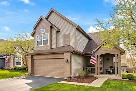 27 Longview Ct South Elgin, IL 60177